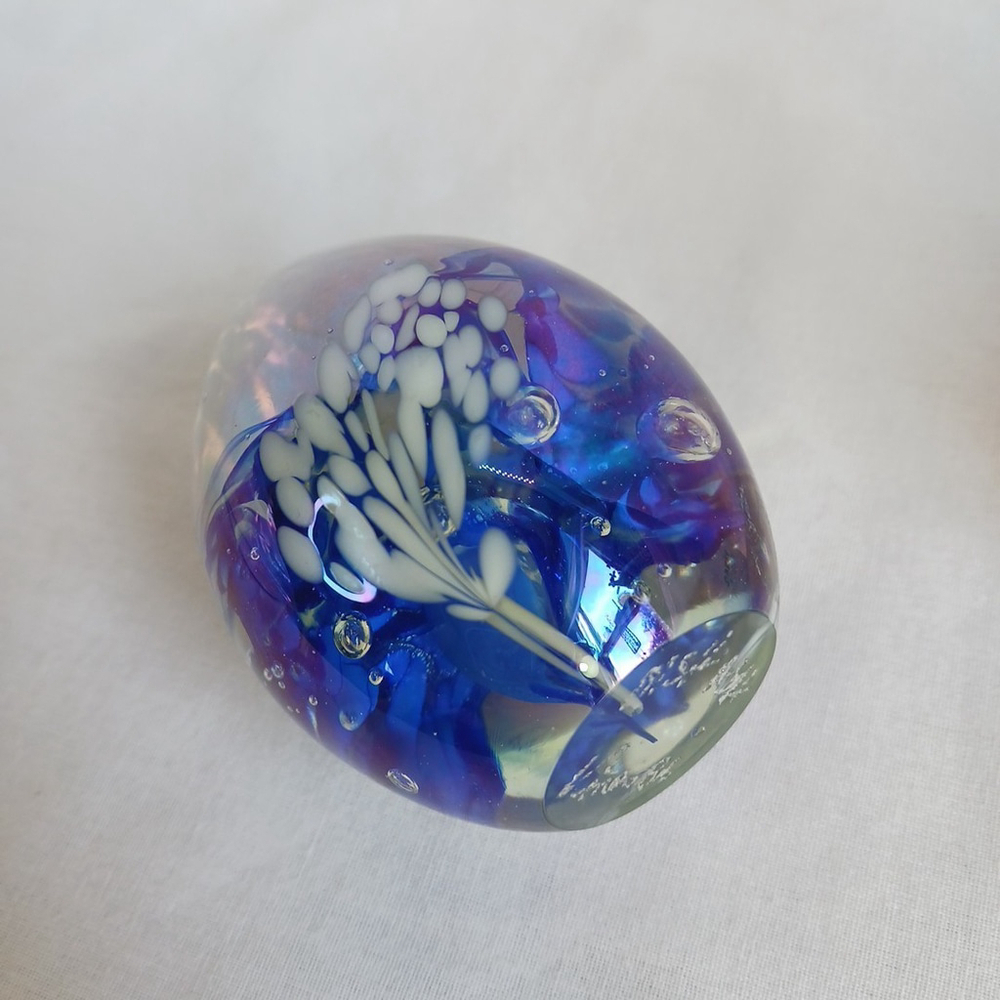 Vintage 1986 Iridescent Mount St Helens Ash Glass Paperweight - Picture 6 of 8